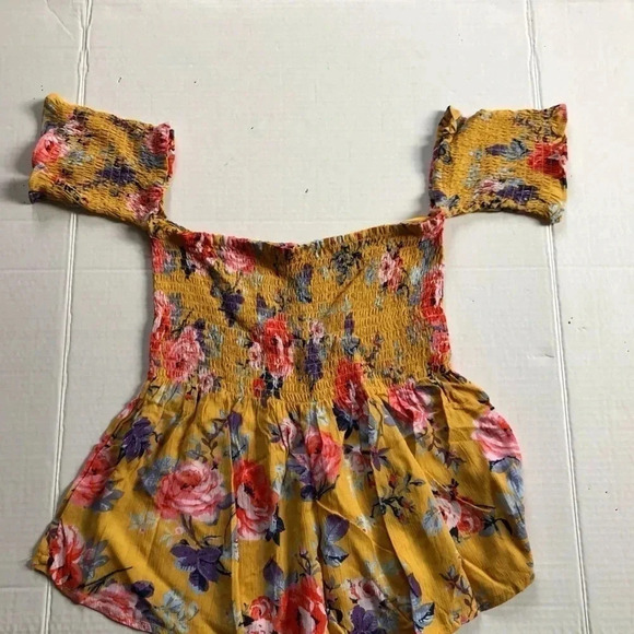 Off Shoulder Floral Top - Picture 5 of 11